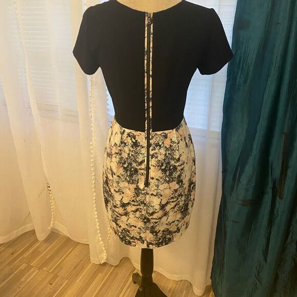 Club Monaco dress, size 2 - Picture 5 of 8